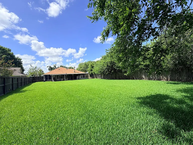 8602 Lazy Brook Ln — Photo 17