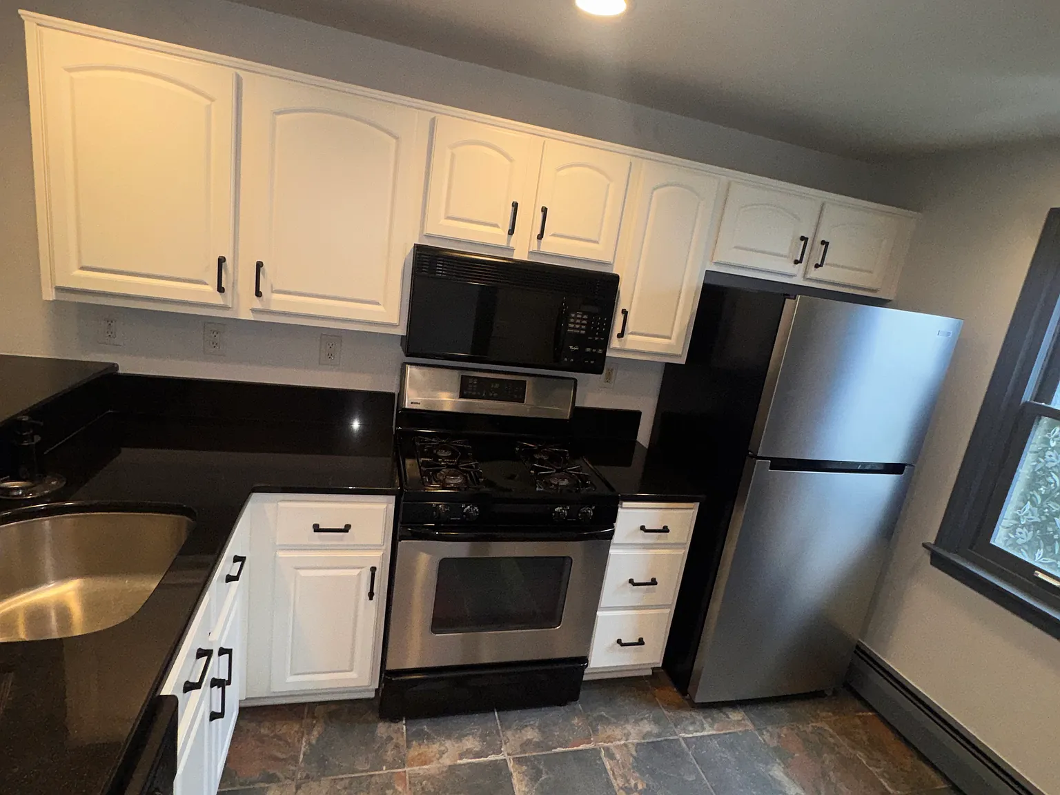 2 bed, 1.5 bath, 1176 sqft, $2,800 — Photo 3