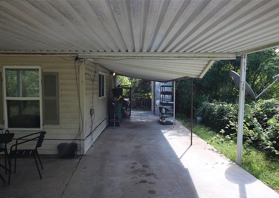 1st image of 501 Carver St