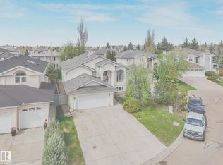 153 Kulawy Dr N, Edmonton, AB T6L 7E4