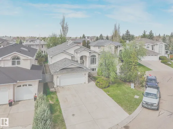 153 Kulawy Dr N, Edmonton, AB T6L 7E4