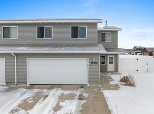 1700 34th Ave SE, Minot, ND 58701