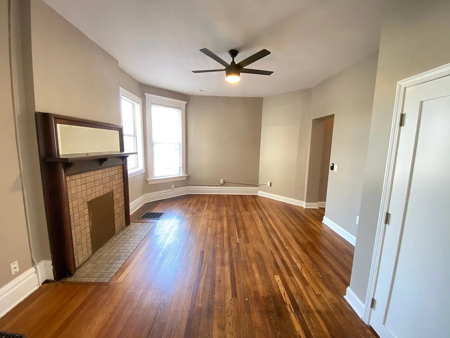 E 17th Ave 41 SCR — Photo 2