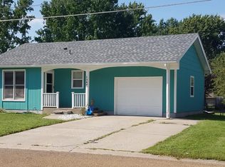 1347 S Benton Ave, Marshall, MO 65340