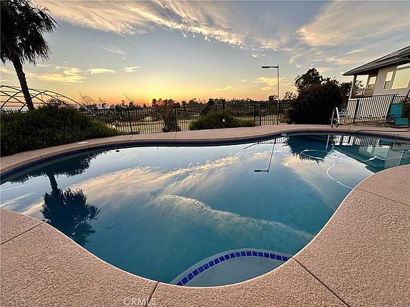 3rd image of 4620 Sandpiper Ln