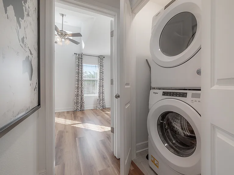 1714 E Lambright St — Photo 33