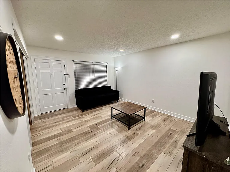 3131 Sw Fwy #C-35 — Photo 8