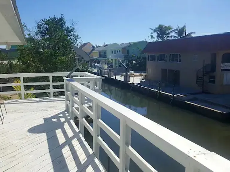 730 Grouper Ln — Photo 3