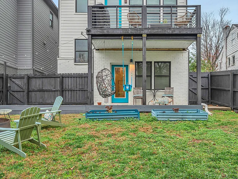 807B Porter Rd — Photo 1