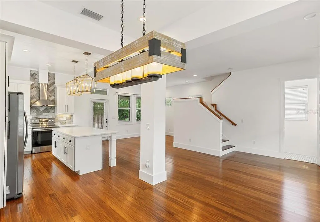 3 bed, 2.5 bath, 1893 sqft, $3,500 — Photo 3