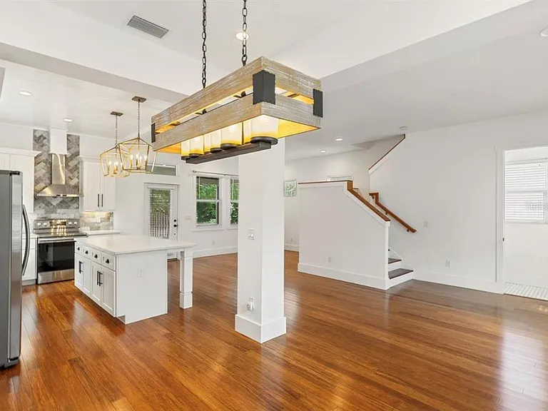 214 E Floribraska Ave — Photo 3
