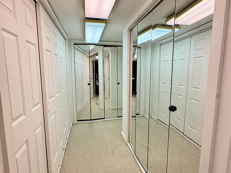 33 Floyd Ave #5 — Photo 4