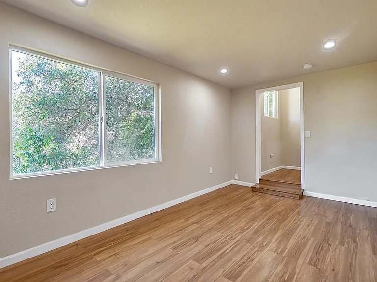 4443 Briar Cliff Rd — Photo 4