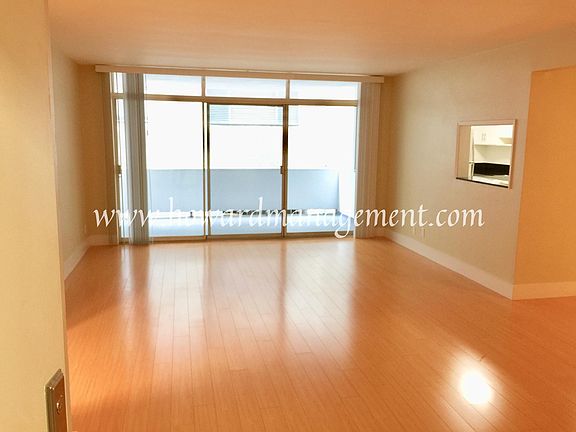2nd image of 537 San Vicente Blvd APT 307