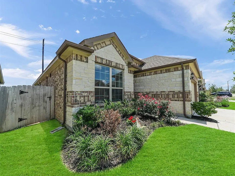 5030 Rue Dela Croix Dr