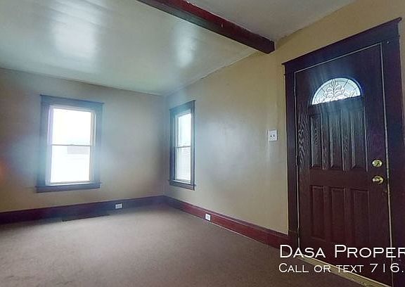 4th image of 2452 Willow Ave