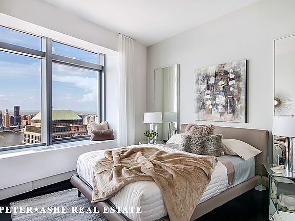 4th image of 123 Washington St #42
