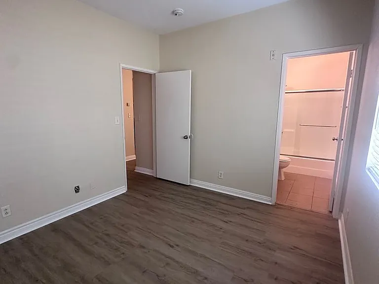 1840 VILLA ROSE — Photo 6