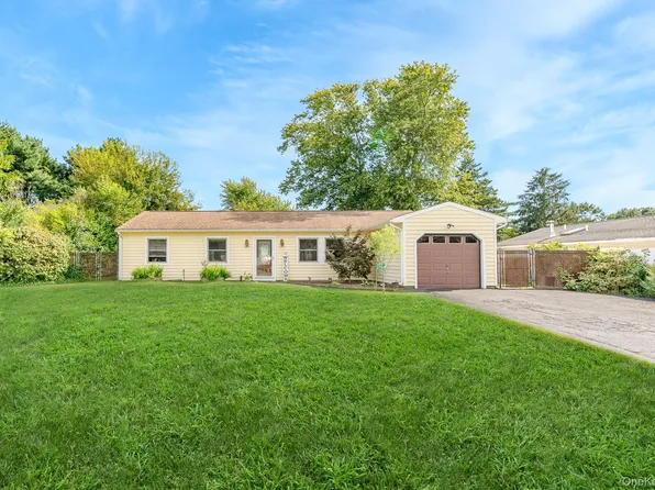 16 Malcolm Street, Bellport, NY 11713