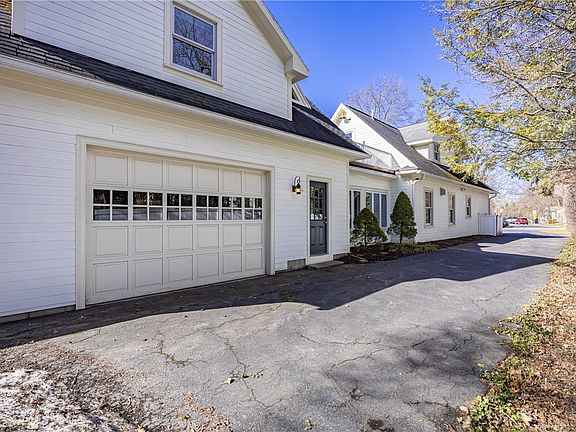 4th image of 1410 Clover St