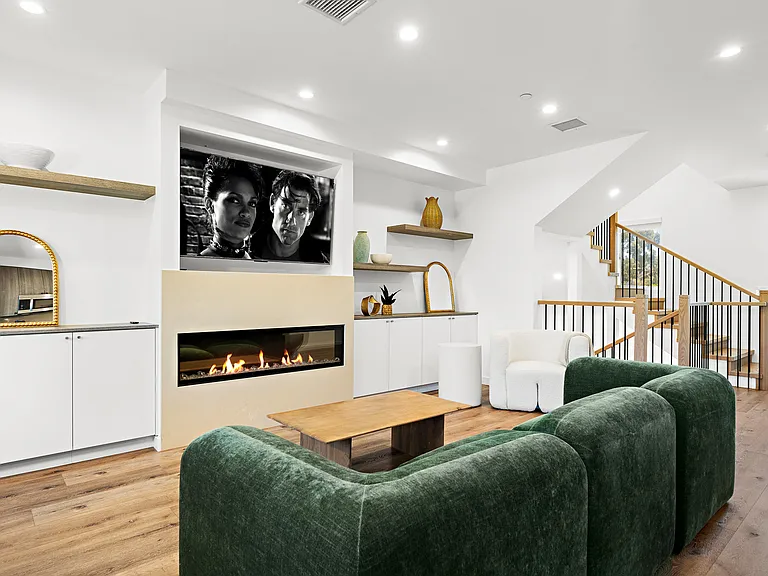 4805 Matilija Ave — Photo 35