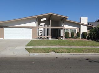 2121 W Harriet Ln, Anaheim, CA 92804
