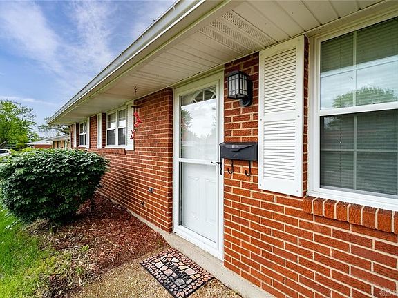 3rd image of 7132 Saffron Dr