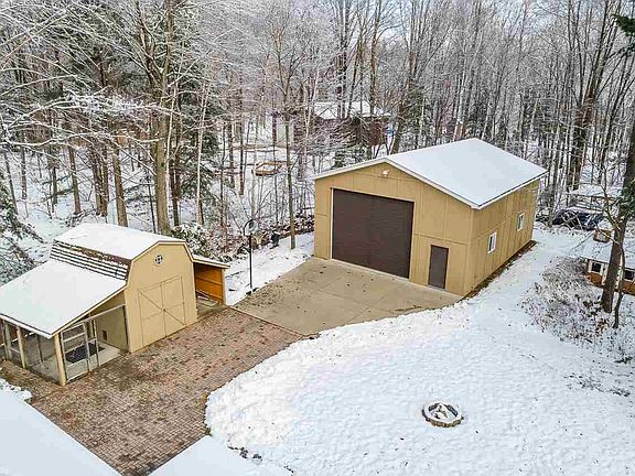 2nd image of 2430 N Woodland Estates Dr