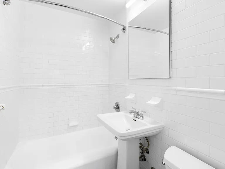 320 E 23rd St #17N — Photo 9