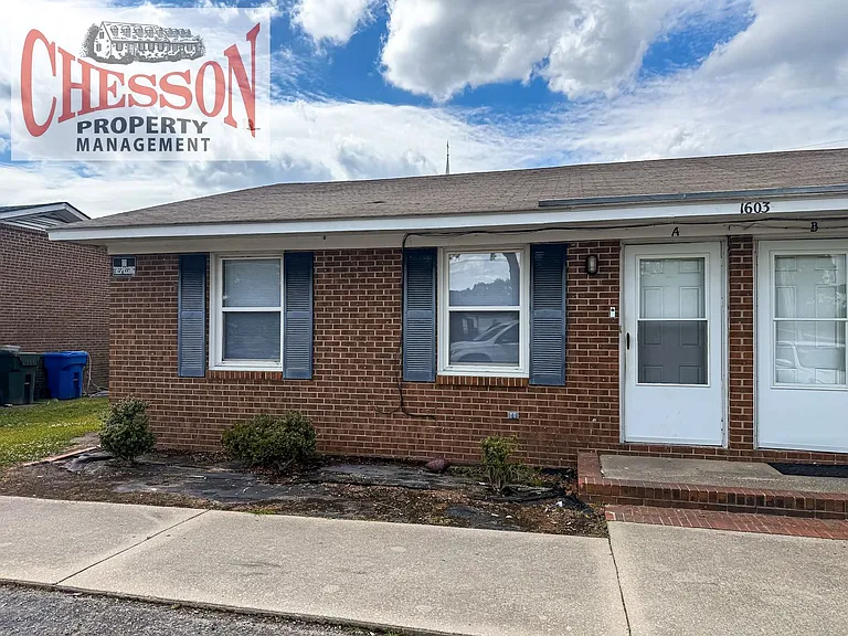 1603 Snowden Dr SE — Photo 1