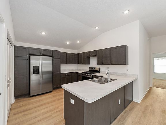 5th image of 2954 Doris Ct