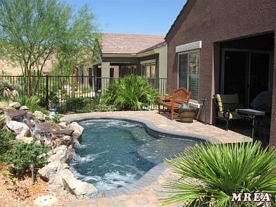 Soaking Pool and Water Feature