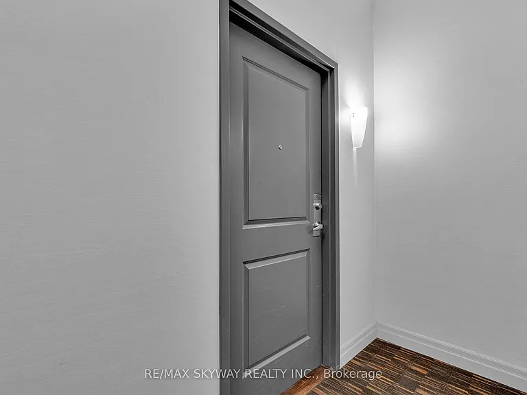628 Fleet St #LPH03 — Photo 8