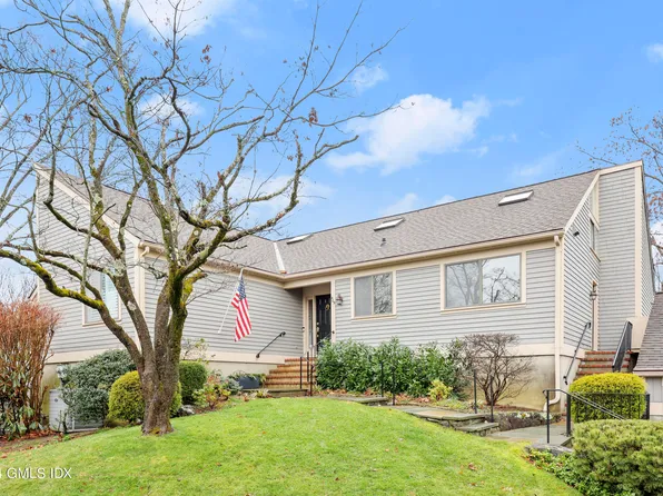 405 W Lyon Farm Dr #405, Greenwich, CT 06831