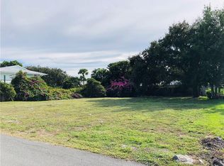 910 SE Riverside Dr, Stuart, FL 34996