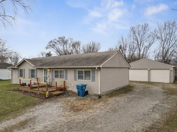 24 Village Rd, Bargersville, IN 46106