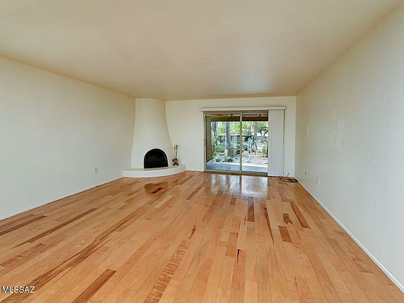 3rd image of 4819 N Via Entrada