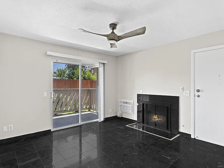 512 Sandalwood Pl #7 — Photo 7