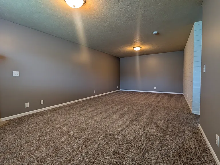 9145 Potter St — Photo 9