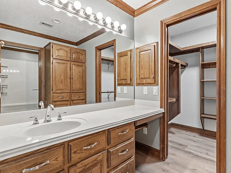 6970 Ellen Ln — Photo 25