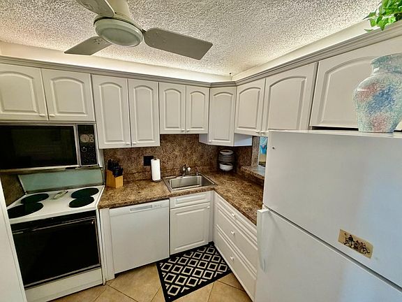 4th image of 5300 NE 24th Terrace #314C