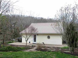 592 Pricketts Fort Rd, Fairmont, WV 26554