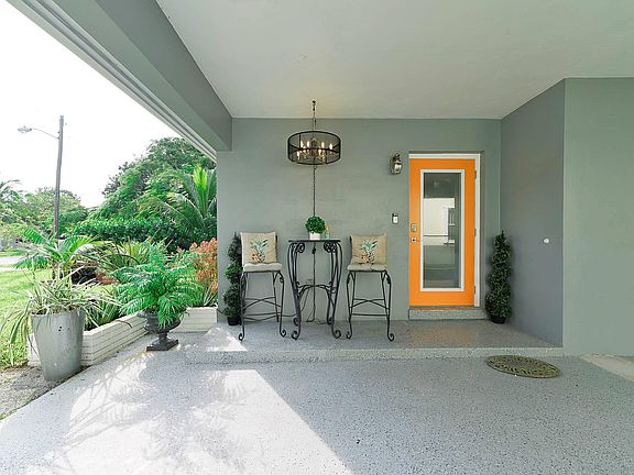2nd image of 1725 NW 7th Avenue