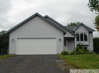 6928 Upper 28th St N, Oakdale, MN 55128