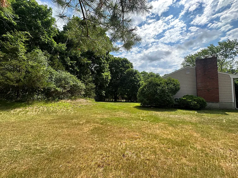 10 Cedar Ridge Dr — Photo 21