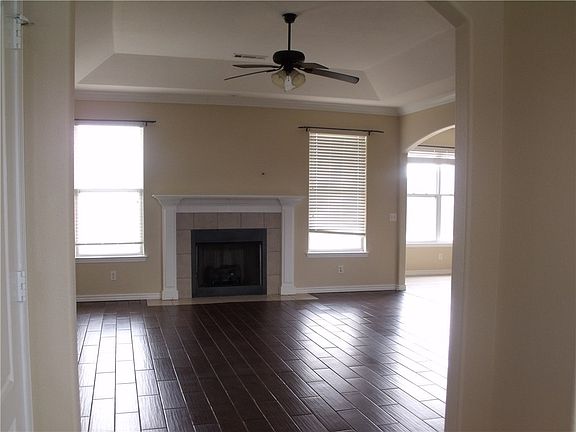 2nd image of 603 SW Granite St