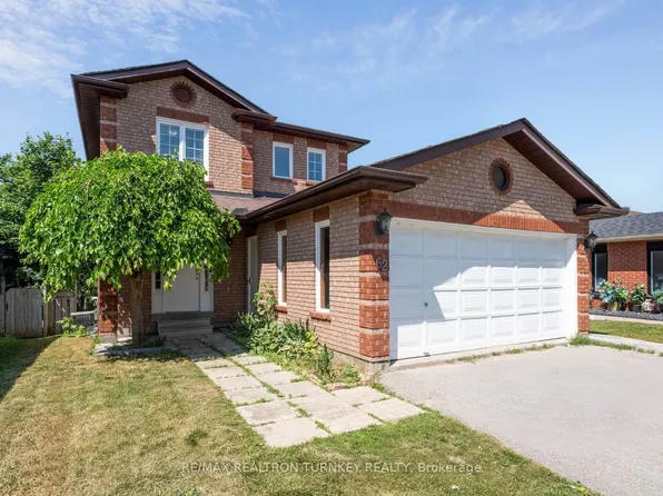 62 Arthur Ave, Barrie, ON L4M 6H5