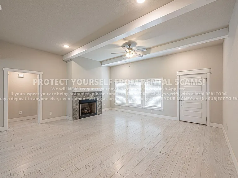 313 N Tacoma St — Photo 3