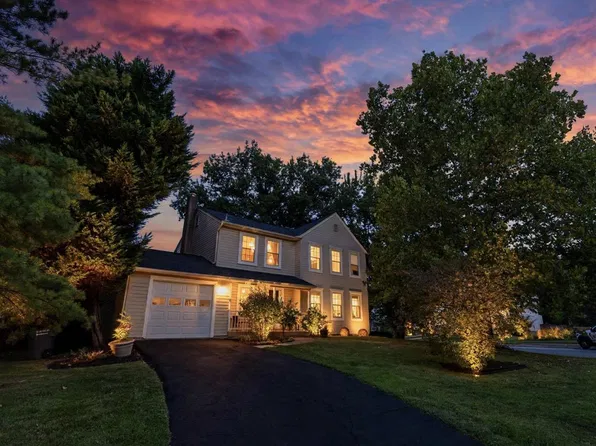 131 Seneca Ridge Dr, Sterling, VA 20164