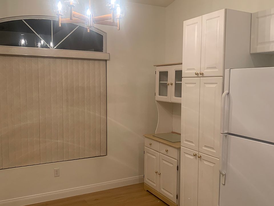 1st image of 9683 Emeraude Ave